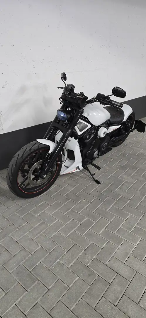 Harley-Davidson VRSC Night Rod Weiß - 2