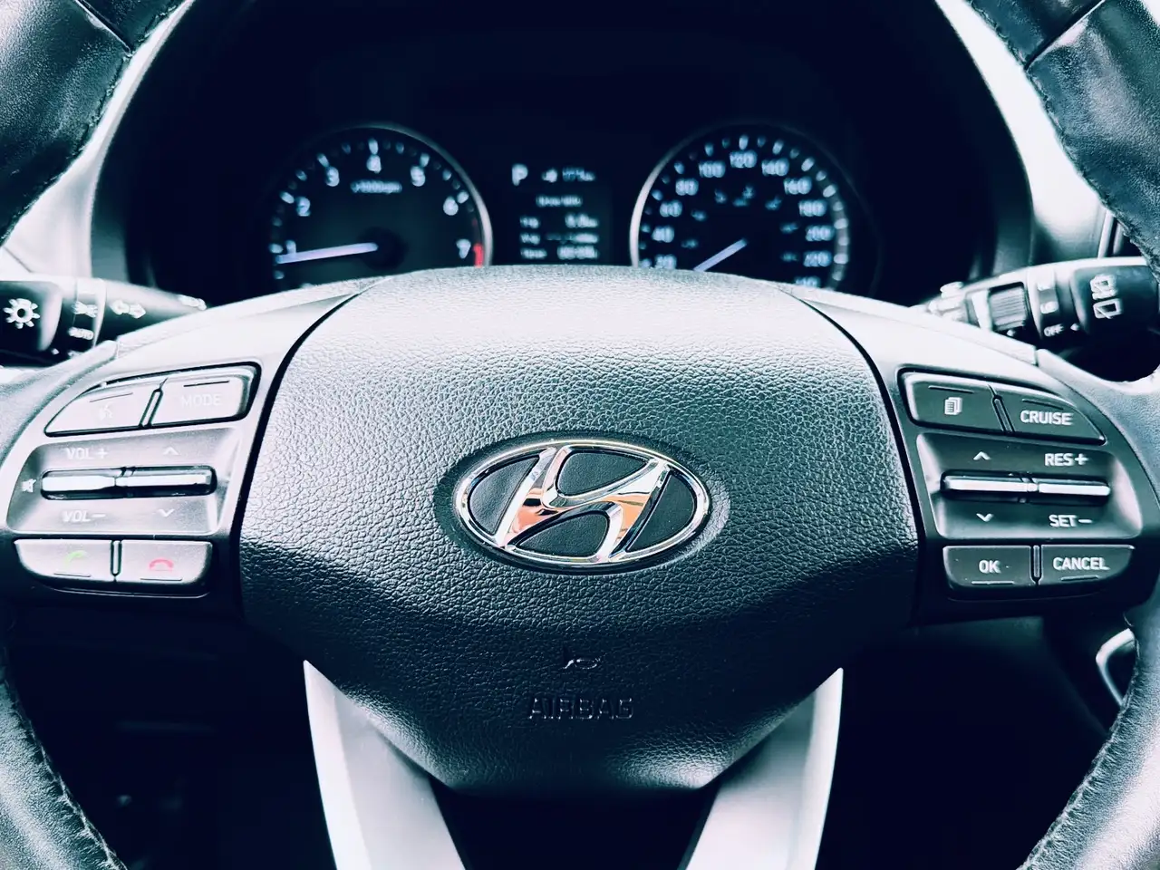 Hyundai ELANTRA photo Hyundai ELANTRA
