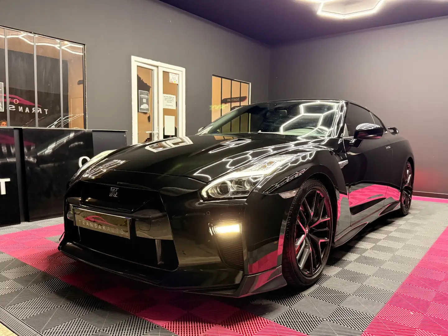Nissan GT-R GT-R 3.8 V6 570 Gentleman Edition Zwart - 2