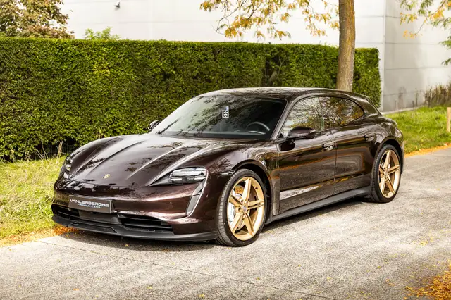 Porsche Taycan view 9