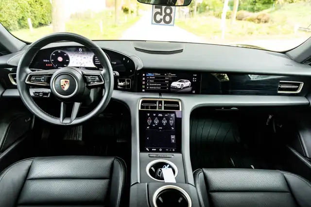 Porsche Taycan view 15
