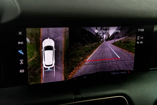 Porsche Taycan view 12