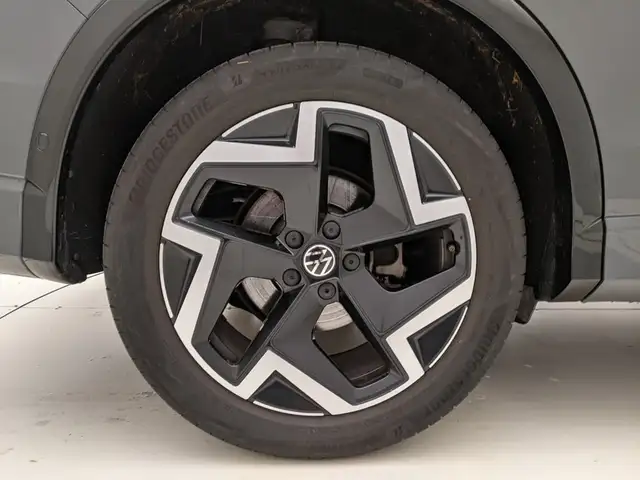 Volkswagen Tiguan view 9