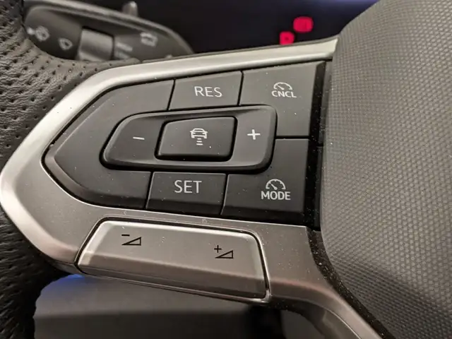 Volkswagen Tiguan view 10