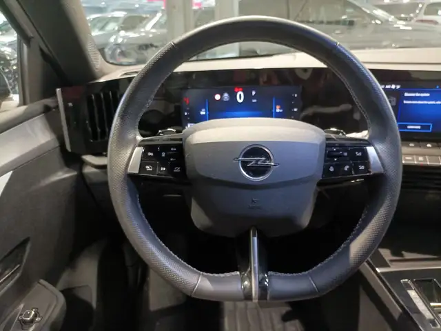Opel Astra view 10