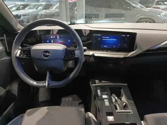 Opel Astra view 9