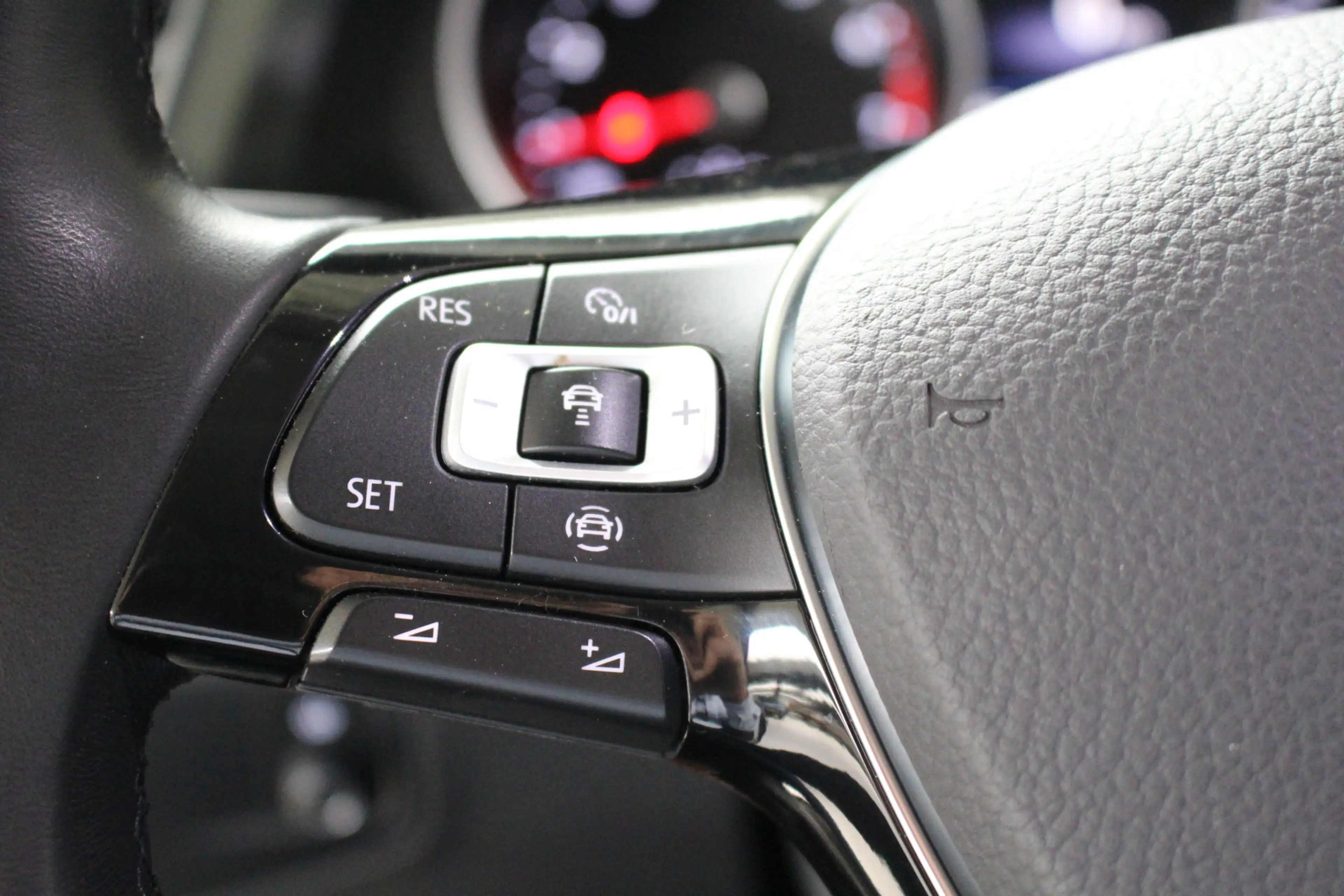 Volkswagen Tiguan 1.5 TSI Comfortline Business Navigatie | Trekhaak — photo 16