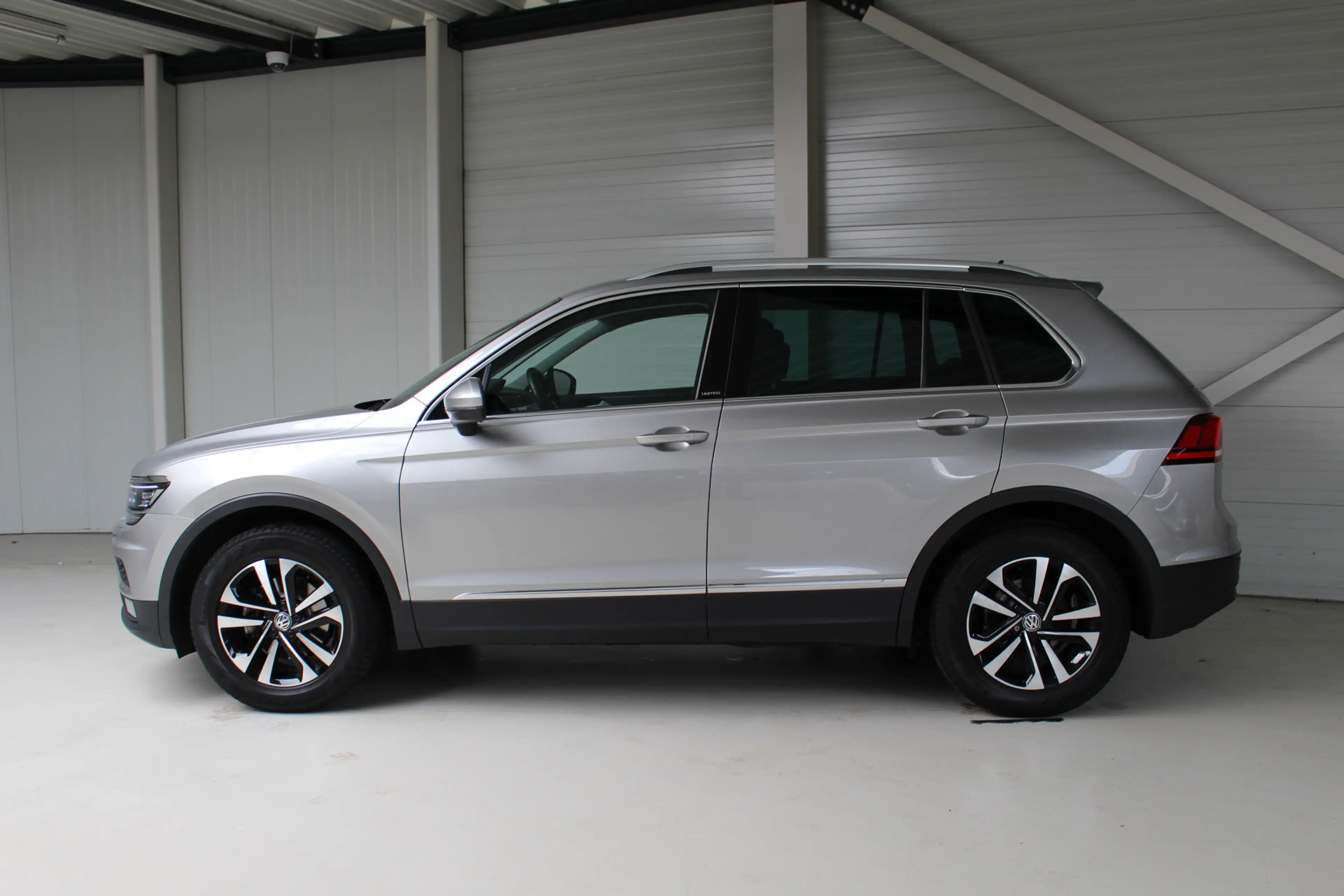 Volkswagen Tiguan 1.5 TSI Comfortline Business Navigatie | Trekhaak — photo 2