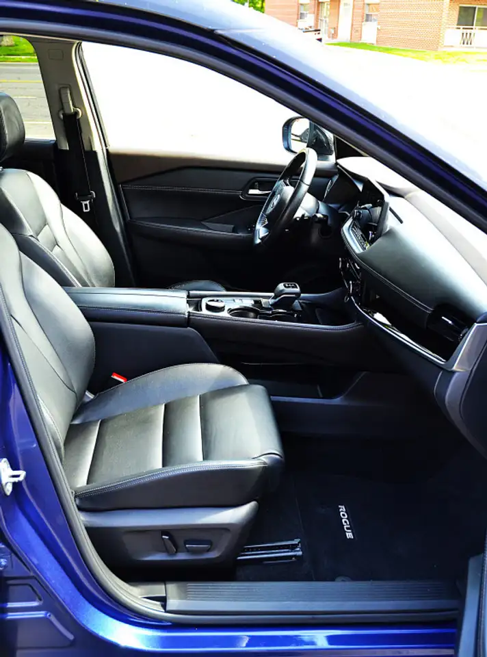 Nissan Rogue снимка Nissan Rogue