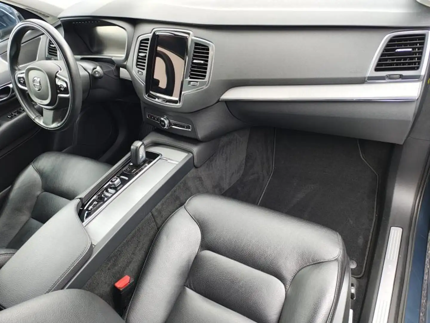 Volvo XC90 B5 Diesel / Momentum / AWD / 235ch Blau - 2