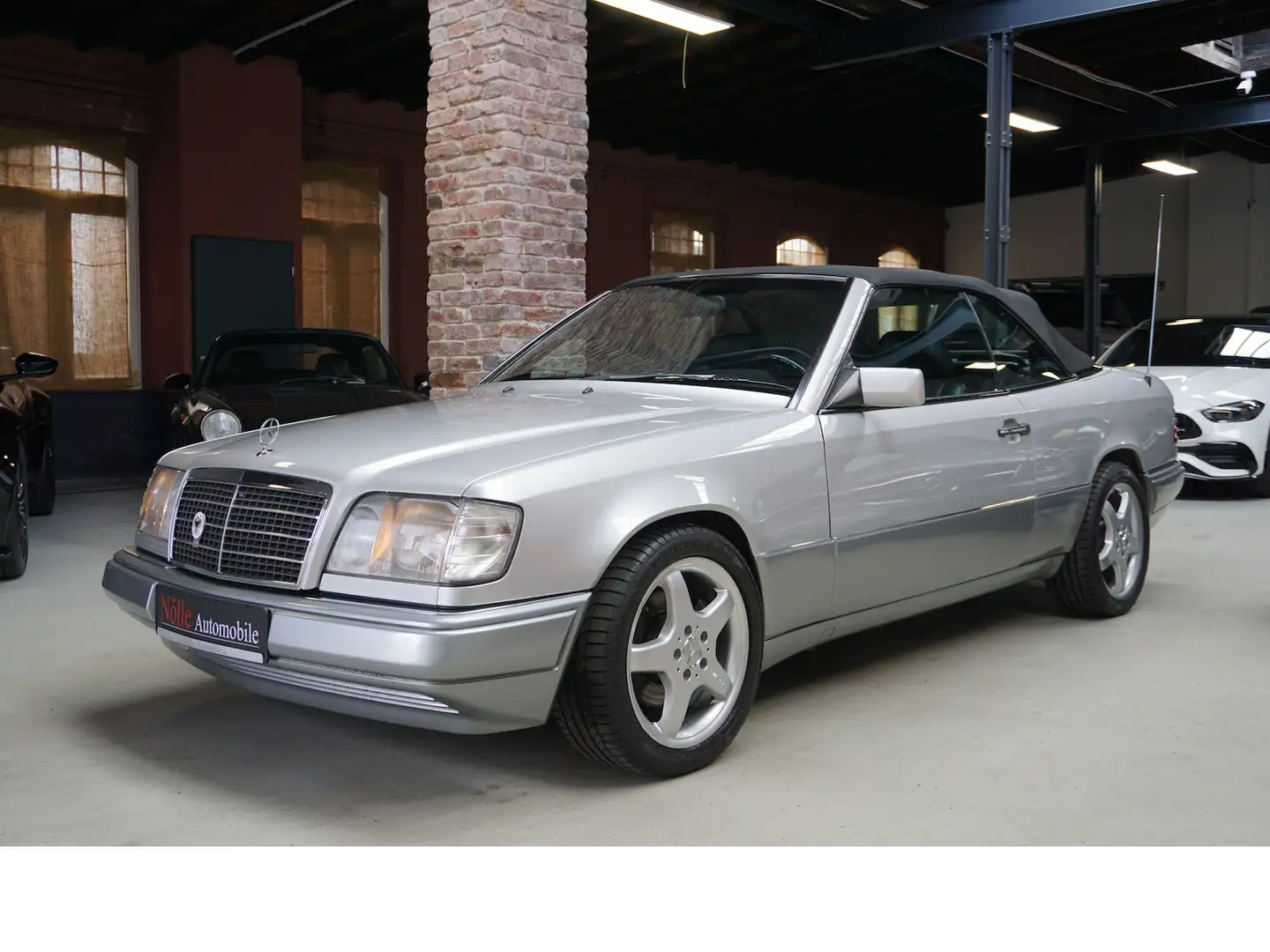 Mercedes-Benz E 220 Autom. Leder Klima Sitzhzg. Scheckheft Silber - 1