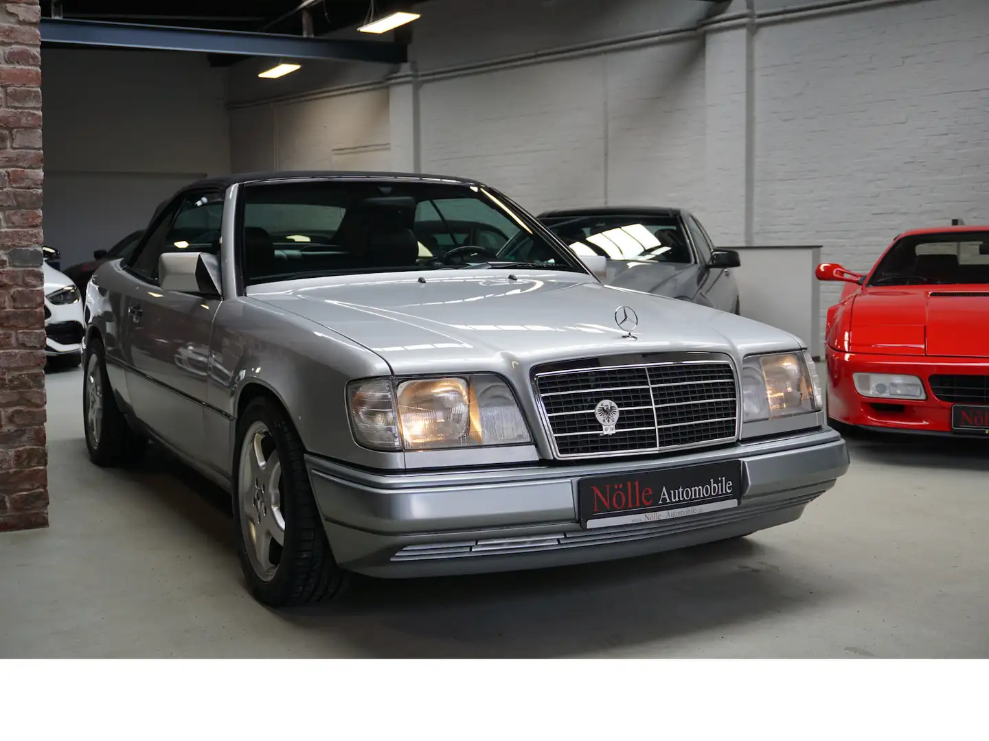 Mercedes-Benz E 220 Autom. Leder Klima Sitzhzg. Scheckheft Silber - 2