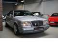 Mercedes-Benz E 220 Autom. Leder Klima Sitzhzg. Scheckheft Silber - thumbnail 2