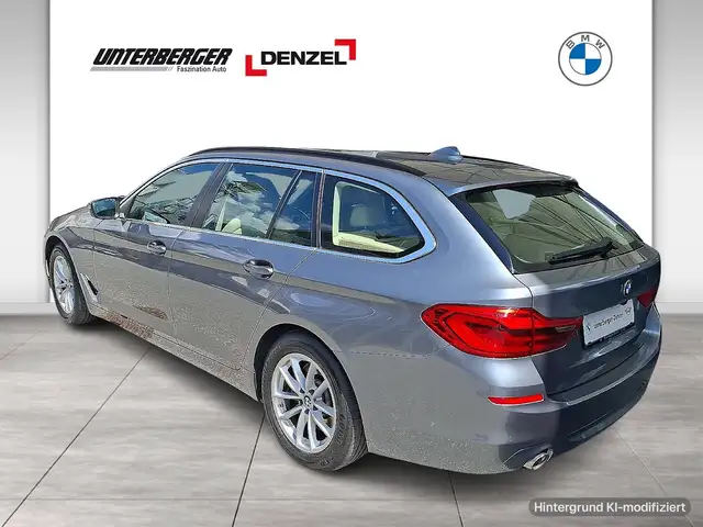 BMW 5 Series view 4