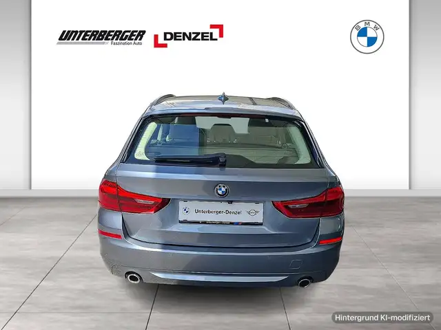 BMW 5 Series view 6
