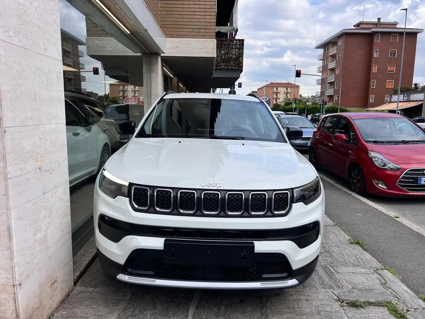 Jeep Compass 1.5 turbo t4 mhev Limited 2wd 130cv dct Biały - 2