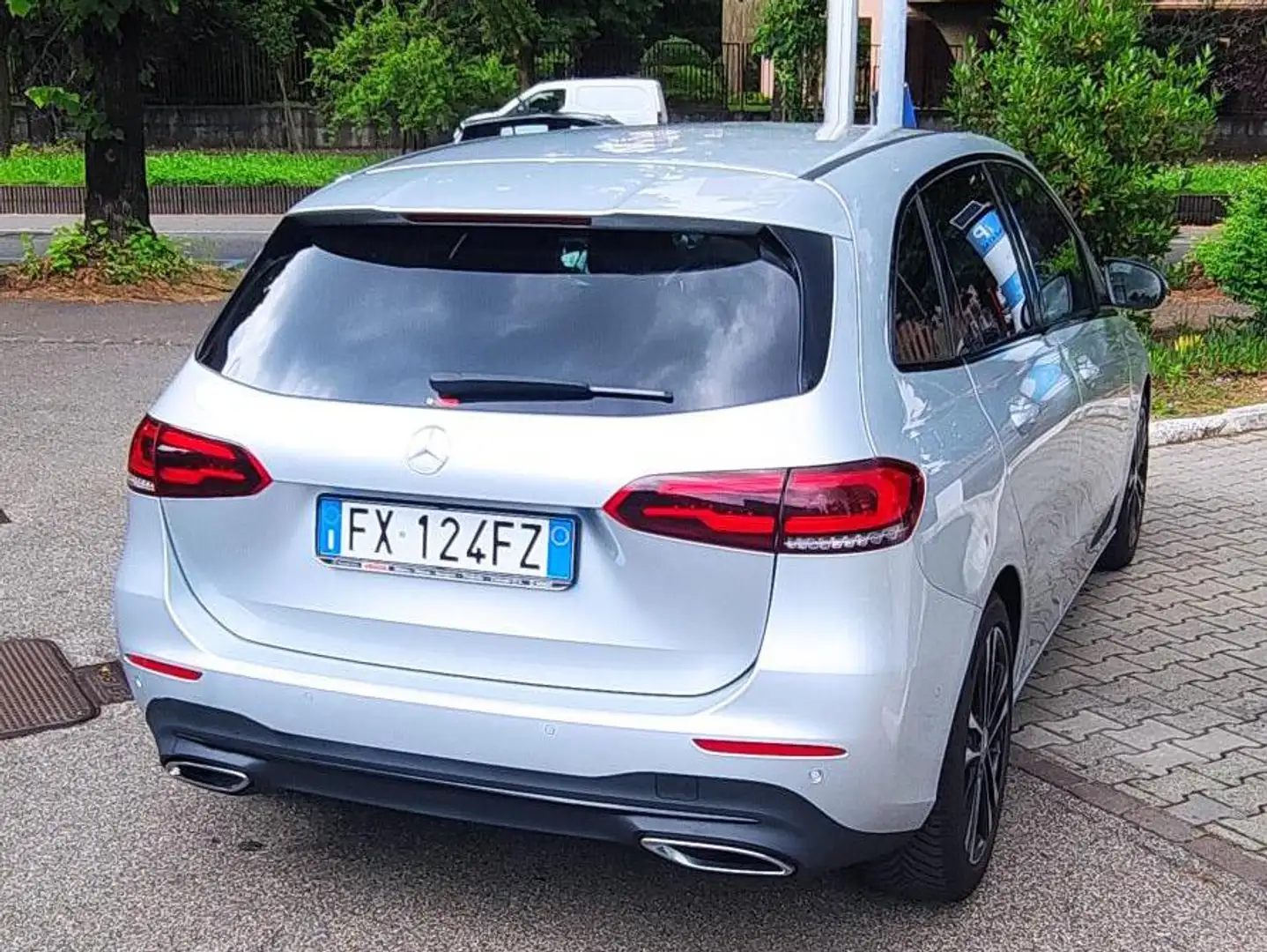 Mercedes-Benz B 180 B 180 Sport Plus auto Argento - 2