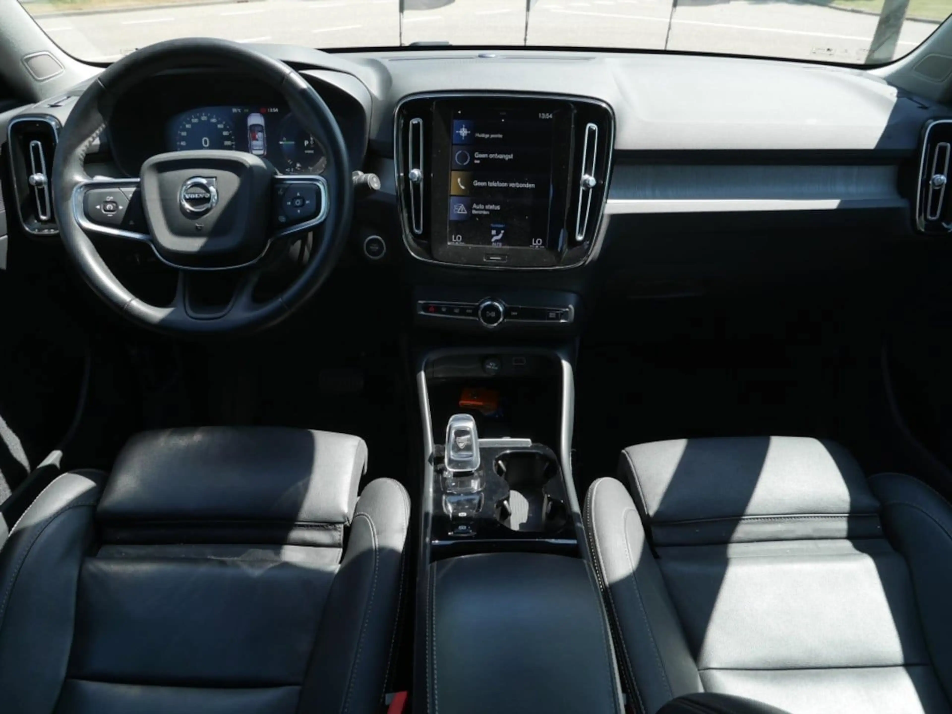 Volvo XC40 1.5 T5 Recharge Business Pro — photo 3