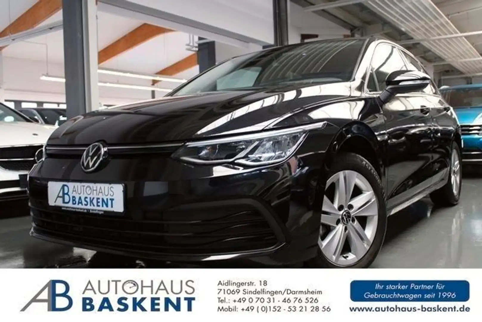 Volkswagen Golf 8 Lim. LIFE*LED*DIGITAL*NAVI*SHZ*PDC*ALU Negro - 1