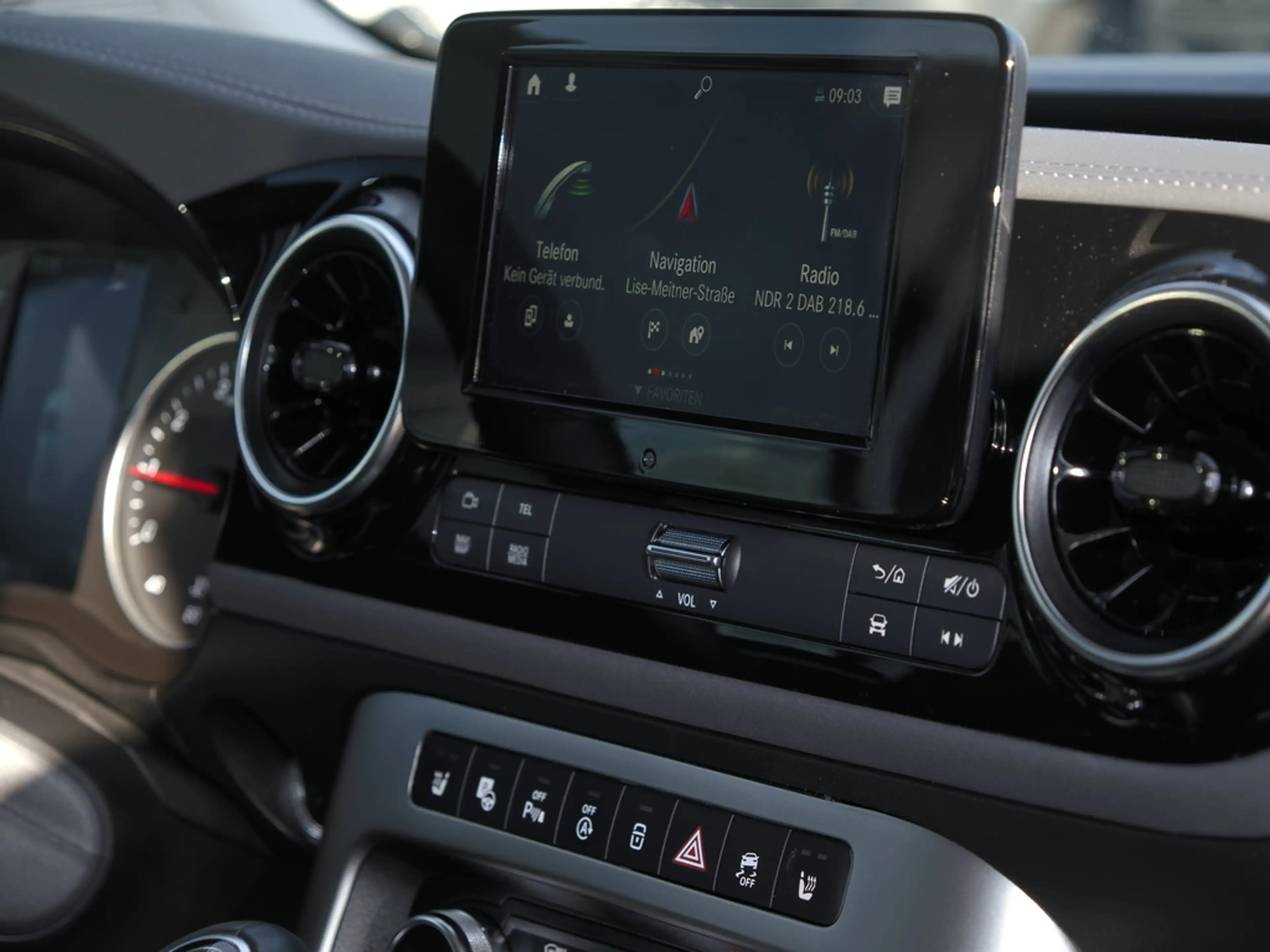 Mercedes-Benz T-Class T 180 PROGRESSIVE 5 SITZE 7G-TRONIC MBUX KAMERA — photo 11