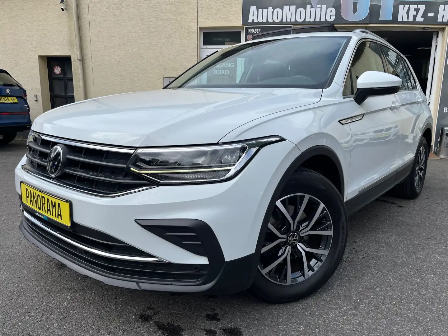 Volkswagen Tiguan Life DSG 2,0 TDI 150 PS *PANORAMA*LEDER* Weiß - 2