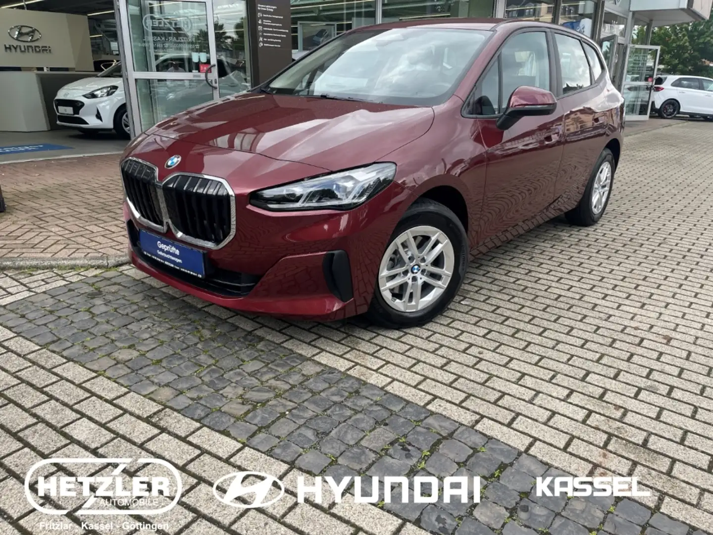 BMW 220 Active Tourer i EU6d Park-Assistent HUD Navi digit Červená - 1