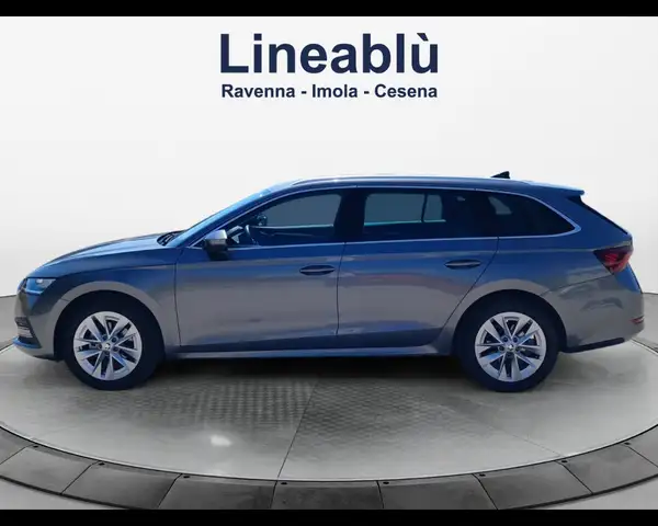 Skoda Octavia view 2