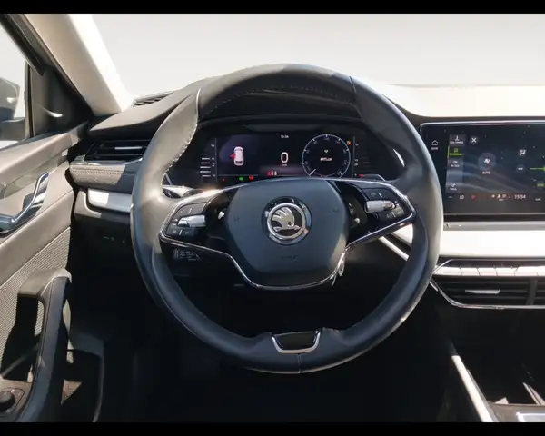 Skoda Octavia view 12