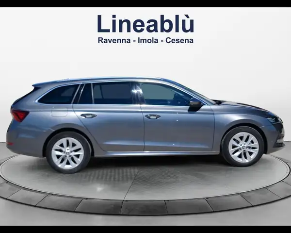 Skoda Octavia view 6