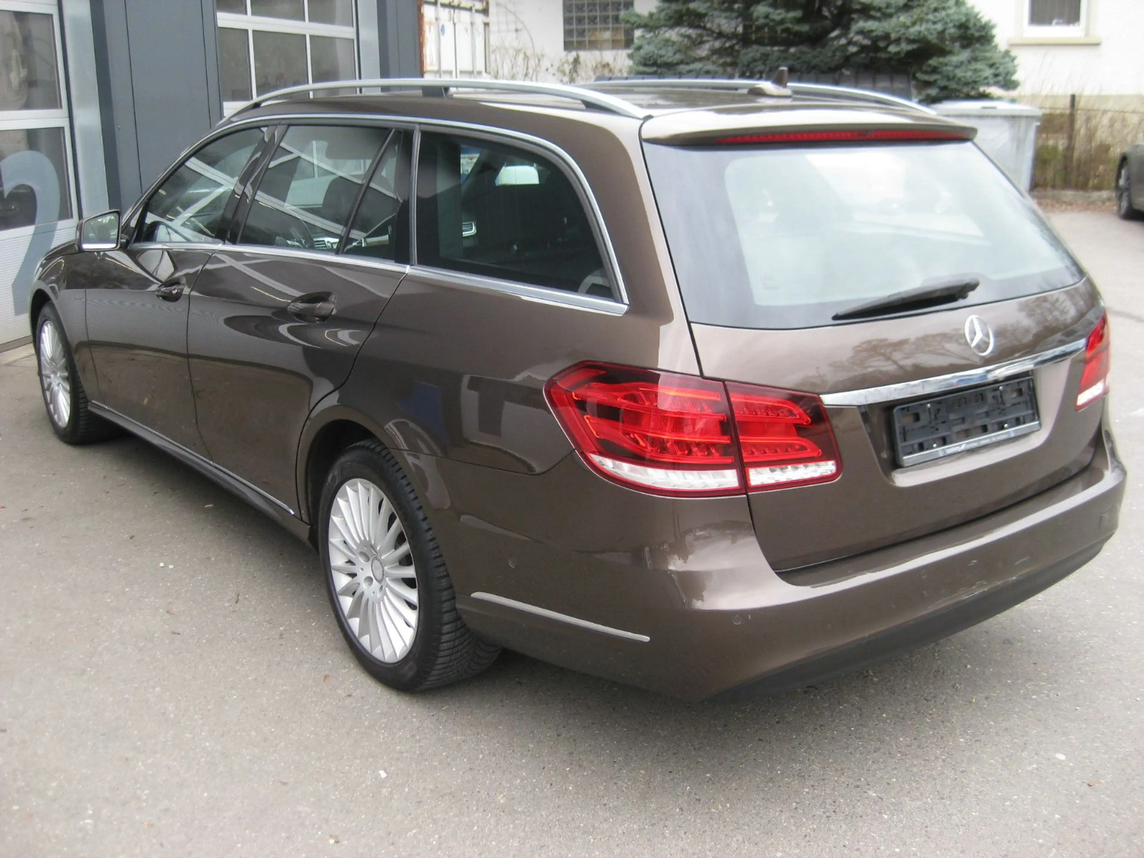 Mercedes-Benz E 350 E T-Modell E 350 CGI BlueEfficiency — photo 6