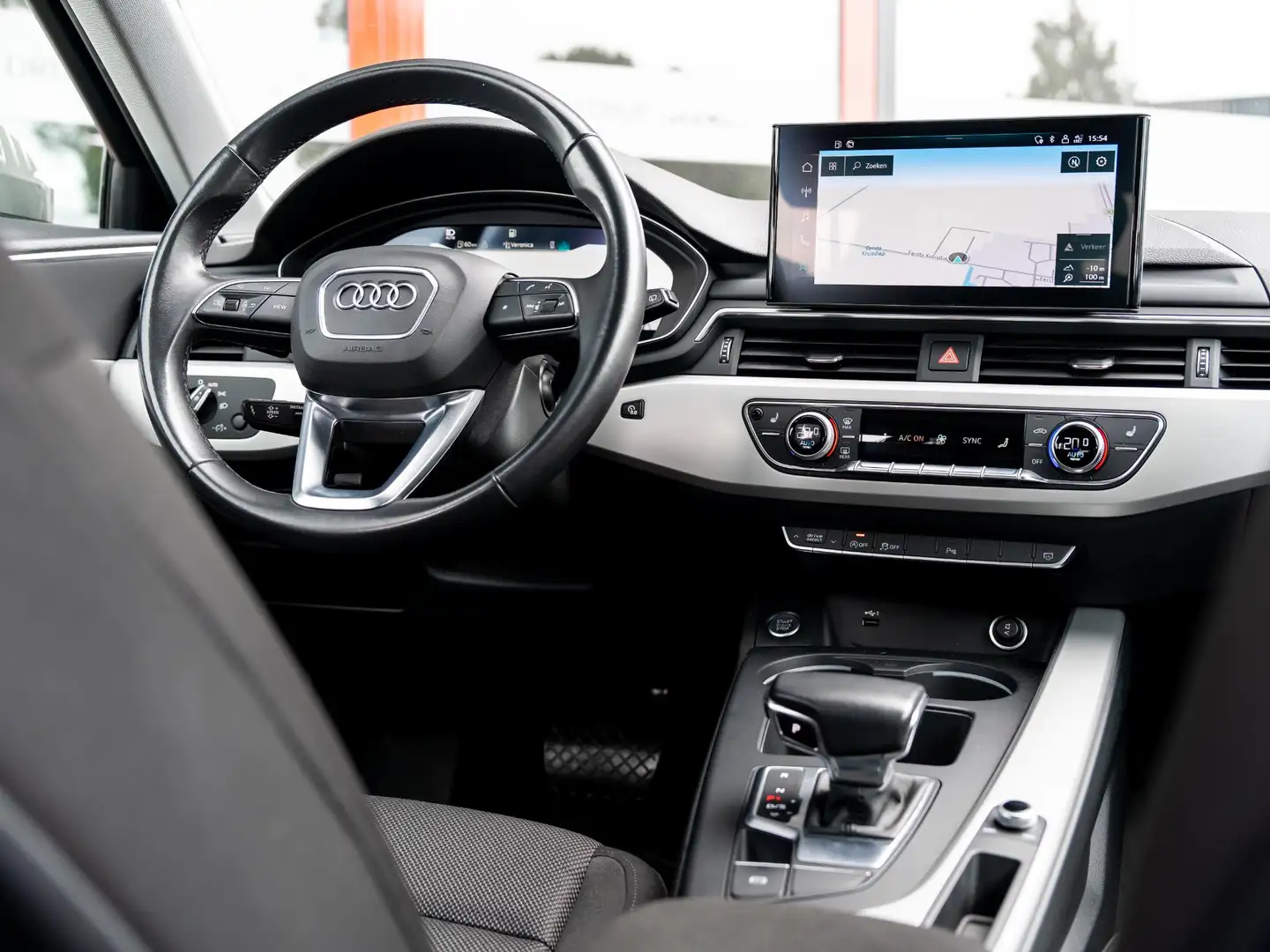 Audi A4 Avant 40 TFSI S edition | S-Line | Trekhaak (elekt Grijs - 2