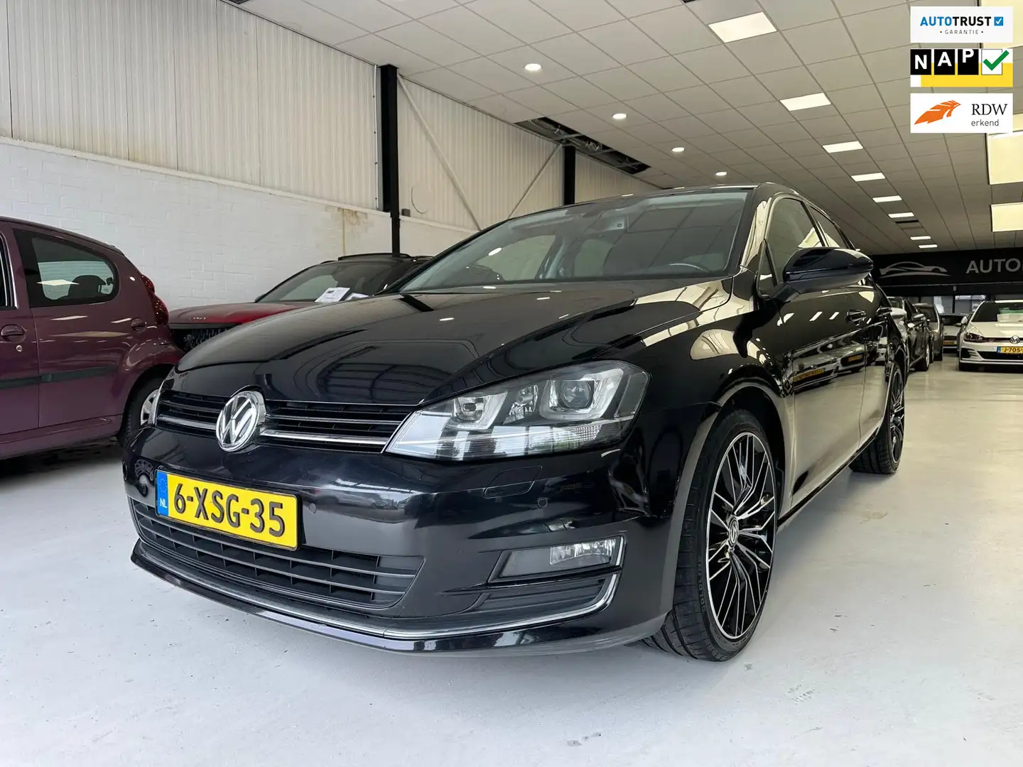 Volkswagen Golf 1.4 TSI ACT Highline PANORAMADAK/STOELMASSAGE Zwart - 1