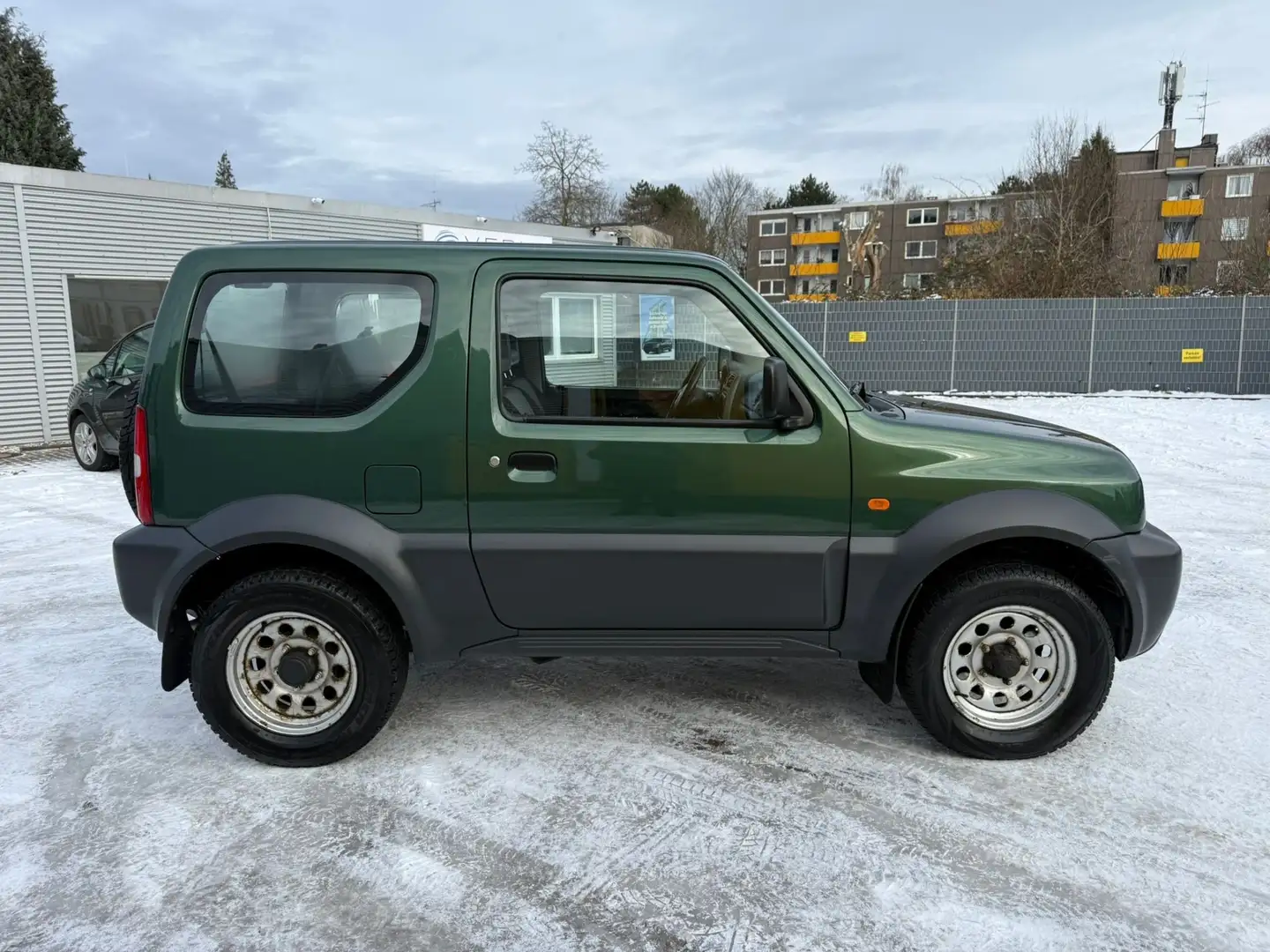 Suzuki Jimny Jimny / 1 Hand / Wenig Km / Tüv Neu Grün - 2