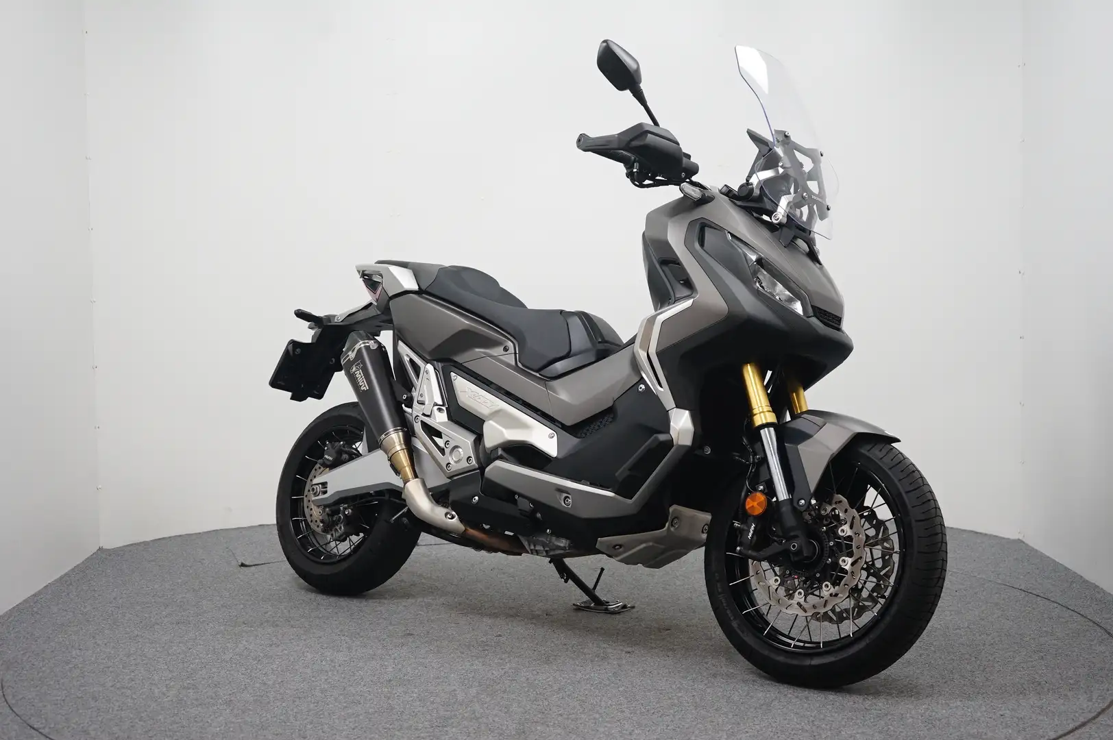Honda X-ADV 750 Zilver - 2