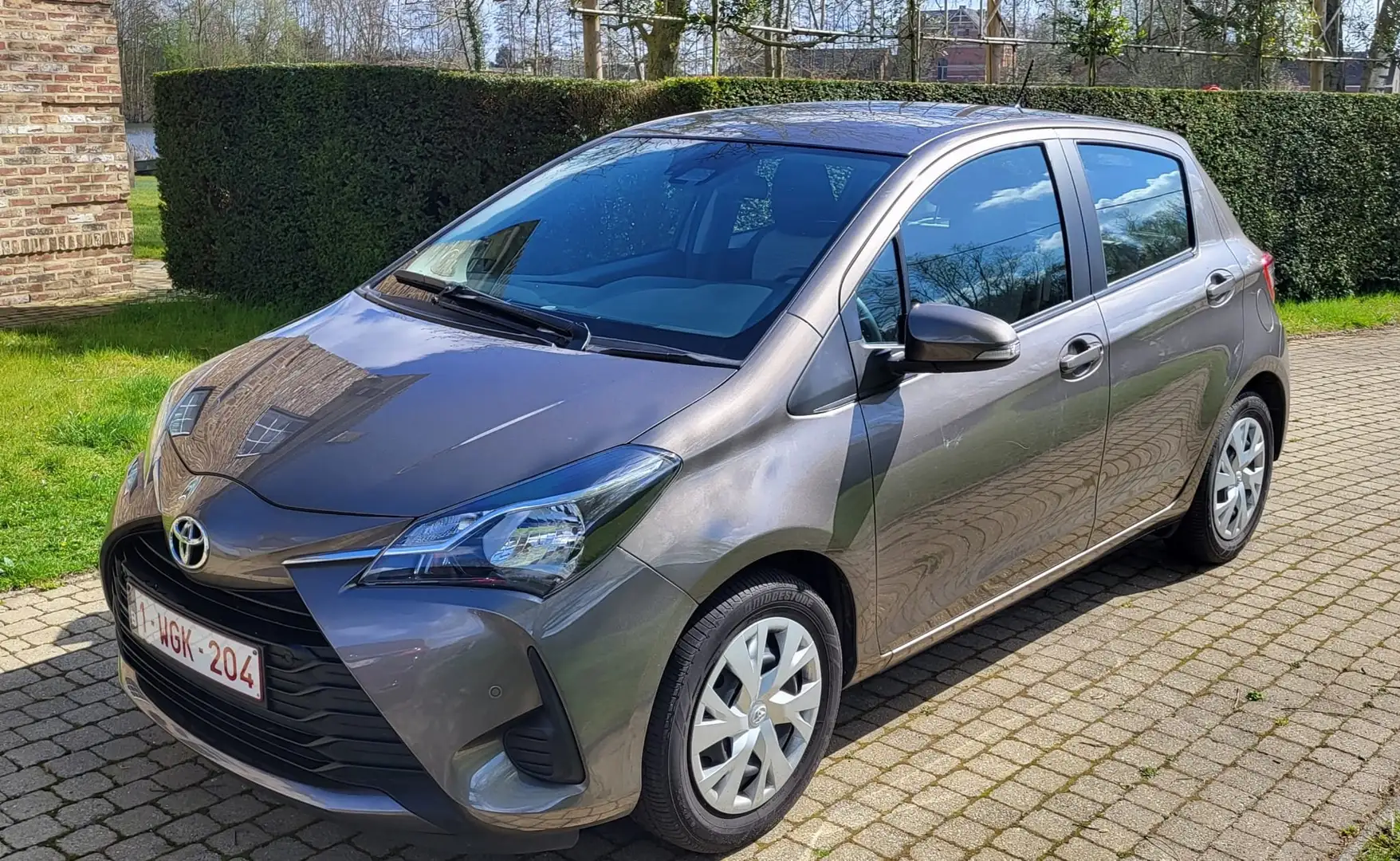 Toyota Yaris Yaris 1,5-Dual-VVT-iE Multidrive S Selection Grijs - 2