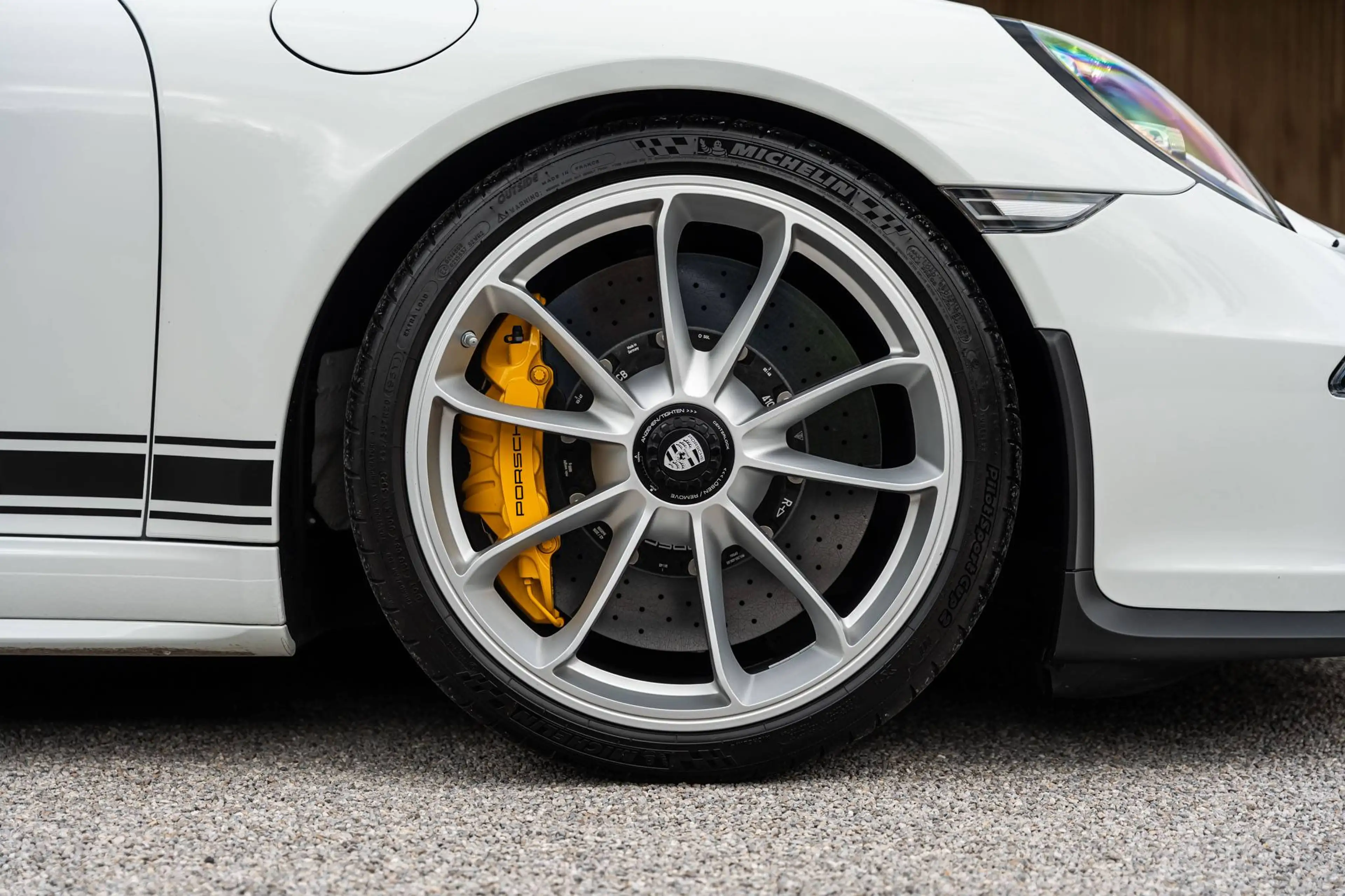 Porsche 991 R / GREEN STRIPES / 9200 KM / FULL PPF / LIFT / PDLS+ — photo 9