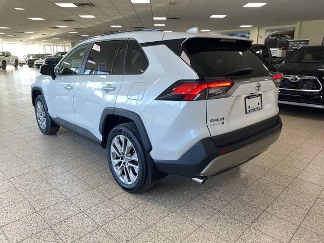 Toyota RAV 4 снимка Toyota RAV 4
