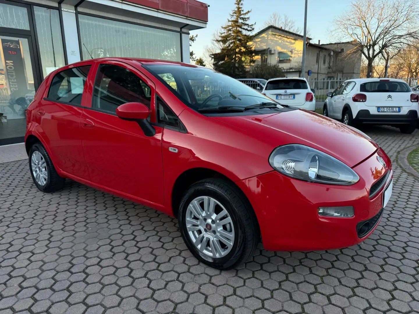 Fiat Punto 1.4 8V 5 porte Natural OK NEOPATENTATI Rouge - 2