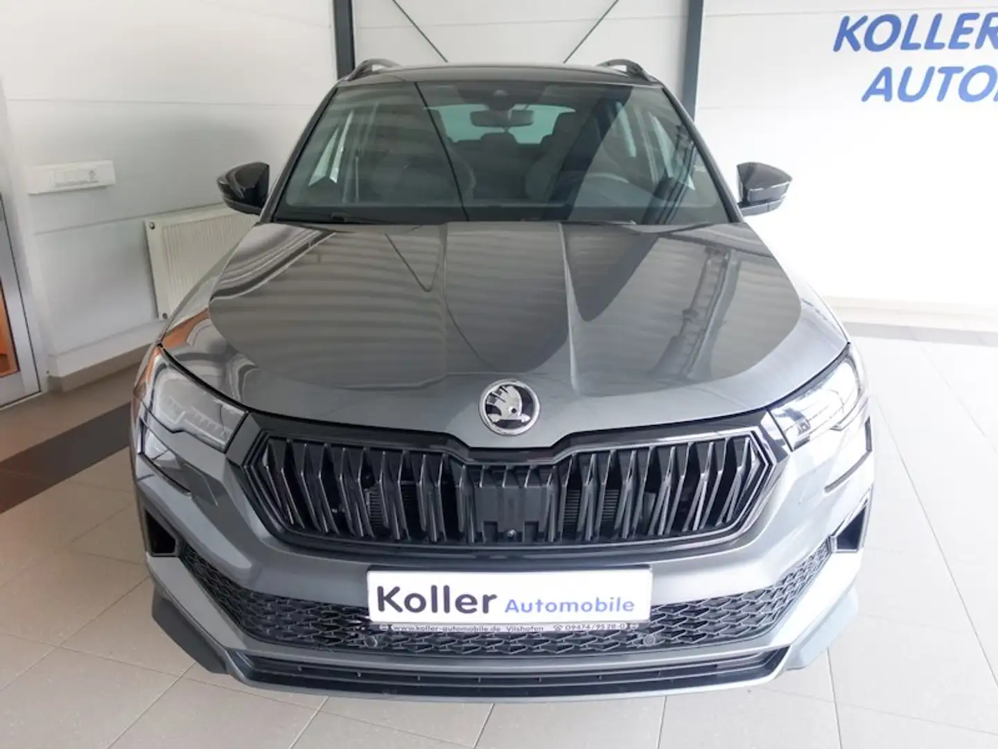 Skoda Karoq 1.5 TSI DSG Sportline Grau - 2
