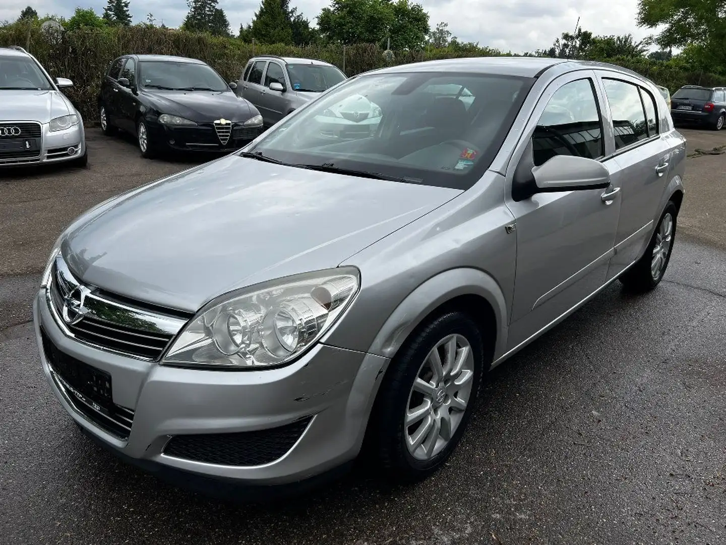 Opel Astra Edition Zilver - 1