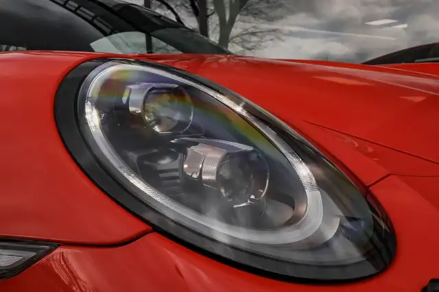 Porsche 911 view 4