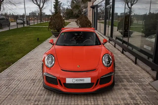 Porsche 911 view 2