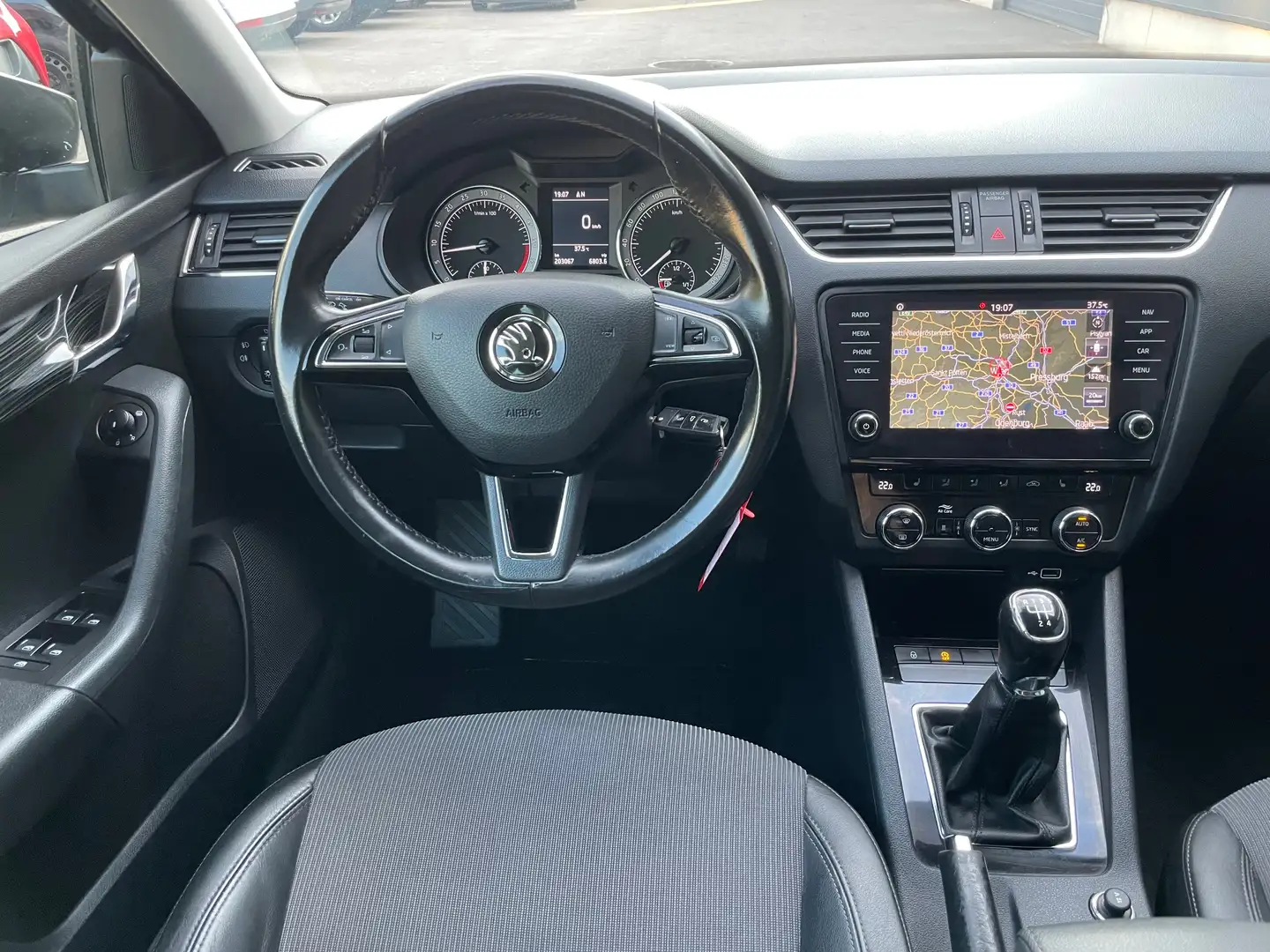 Skoda Octavia 1.6 TDI Style,Euro-6,NAVI,Leder,Klima,Standheizung Schwarz - 2