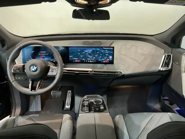 BMW Ix view 3