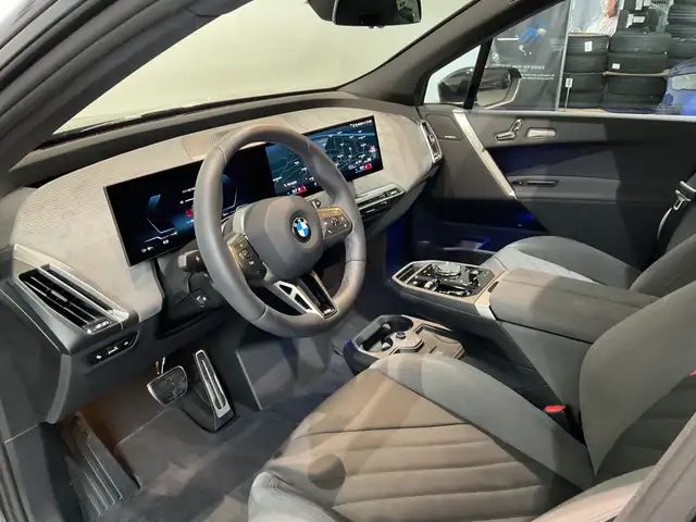 BMW Ix view 6