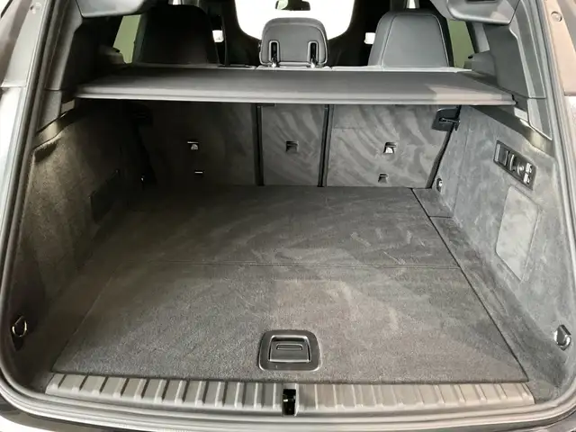 BMW Ix view 11