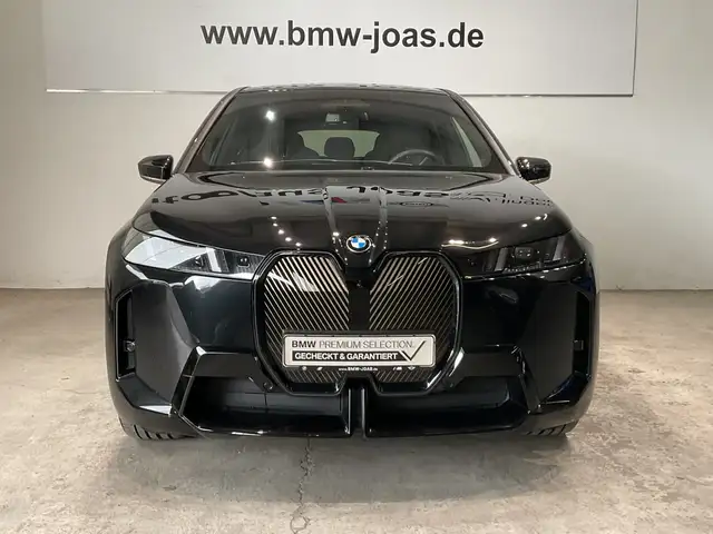 BMW Ix view 2