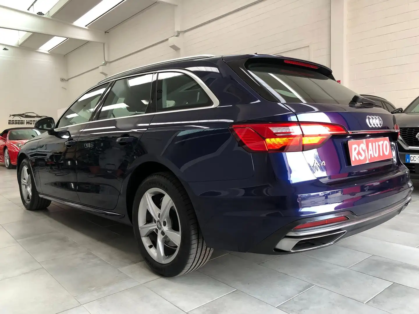 Audi A4 Avant 35 2.0 tdi mhev Bus Advanced 163cv s-tronic Blu/Azzurro - 2