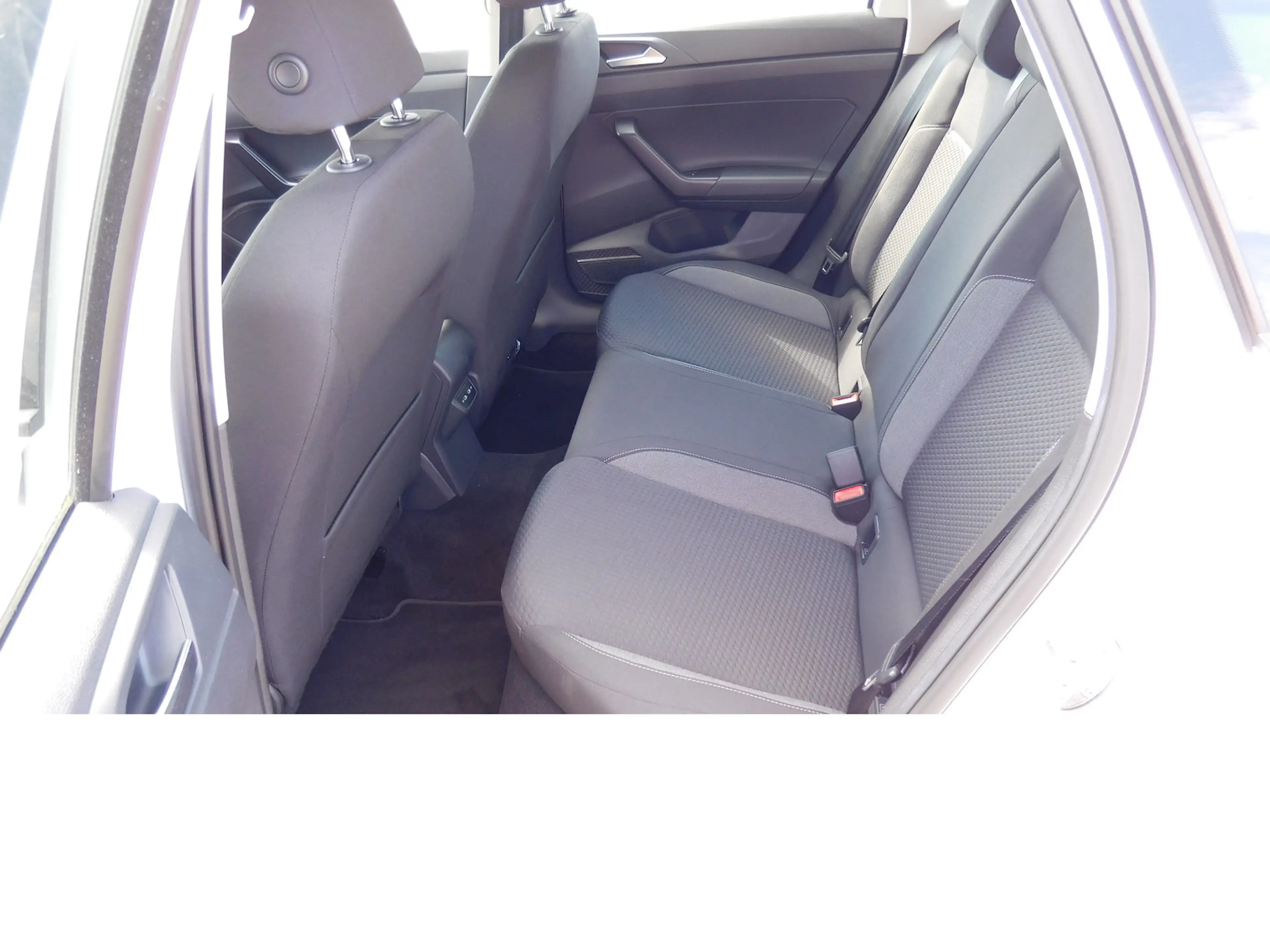 Volkswagen Polo 1.0 Life MPI BMT 4Trg Klima Navi LED — photo 9