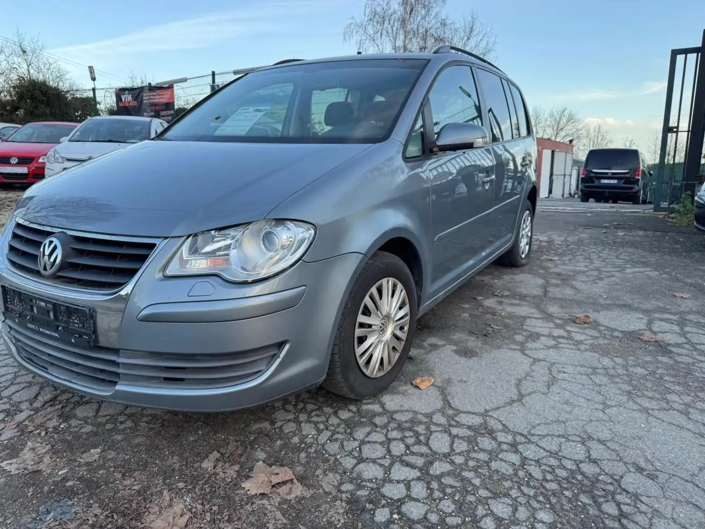 Volkswagen Touran - 2